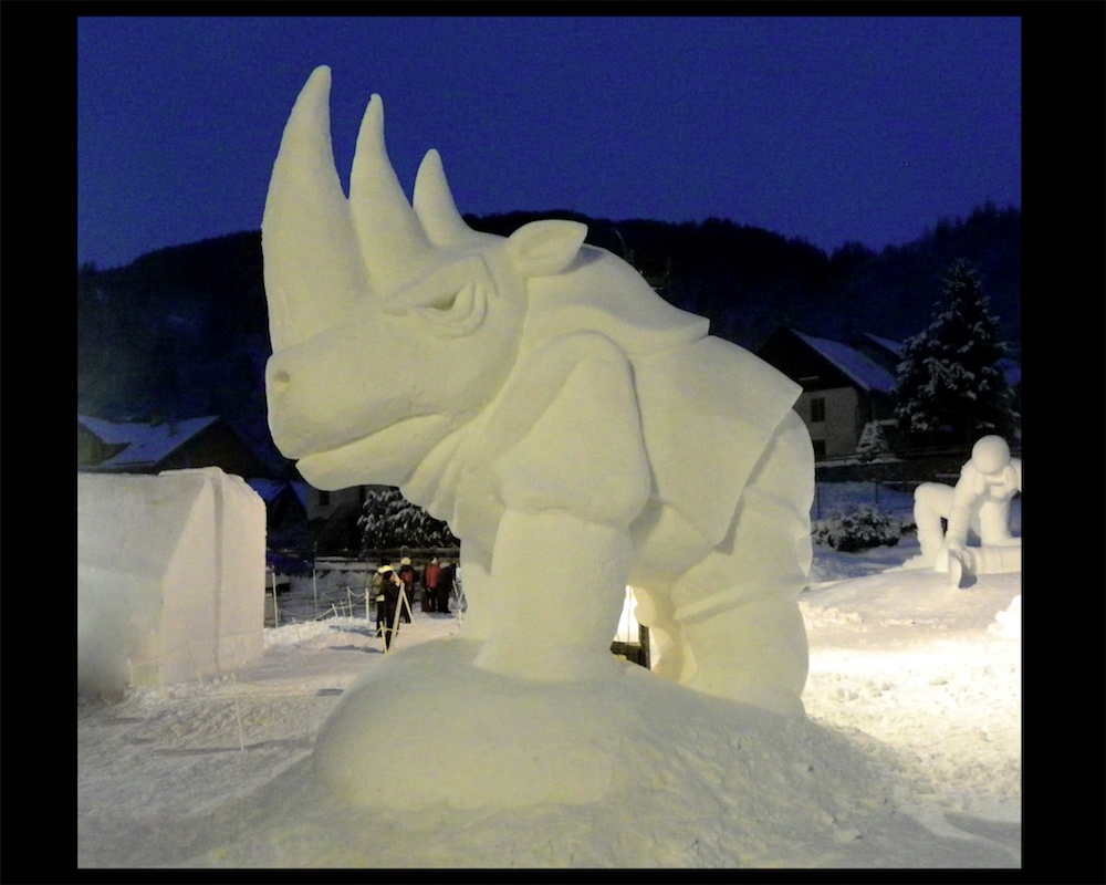 04 Trinoceros sculpture neige Desca